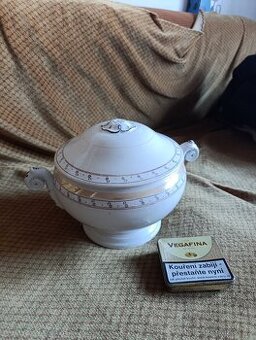 Porcelánová miska na polevku