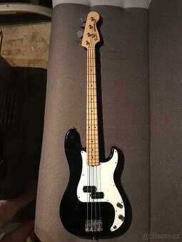 Baskytara Fender Precision bass