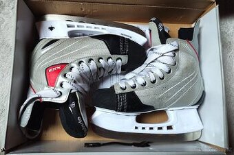 Chlapecké hokejové brusle vel. 38