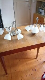 2 stejná stropní světla