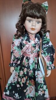 Sběratelská starší porcelánová panenka