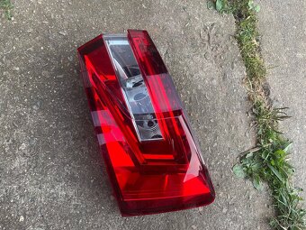 Světlo Superb 3 pravé