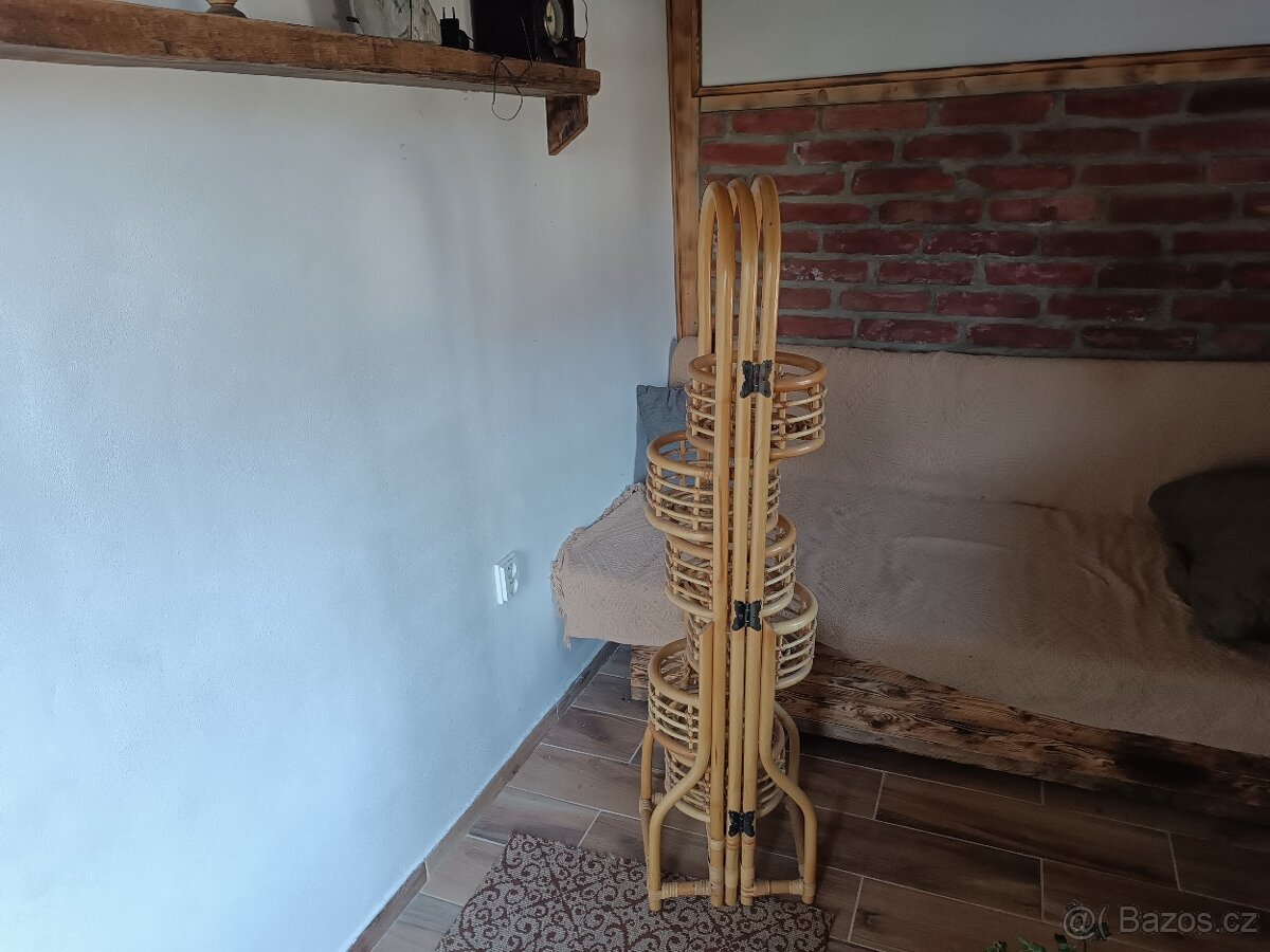 Ratanový stojan na květiny - 2