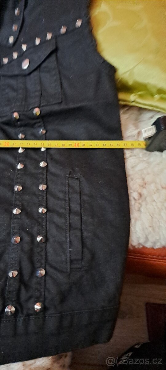 Krásná košile s cvoky. - 2