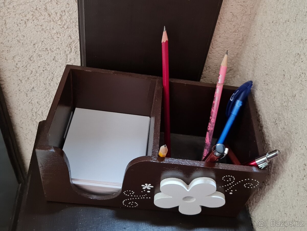 stojánek na psací potřeby - 2