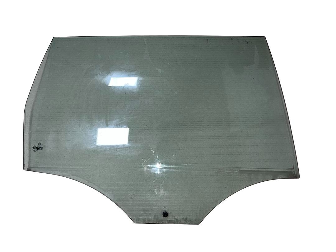 Pravé zadní sklo VW Passat B6 kombi r.v. 2008 - 2