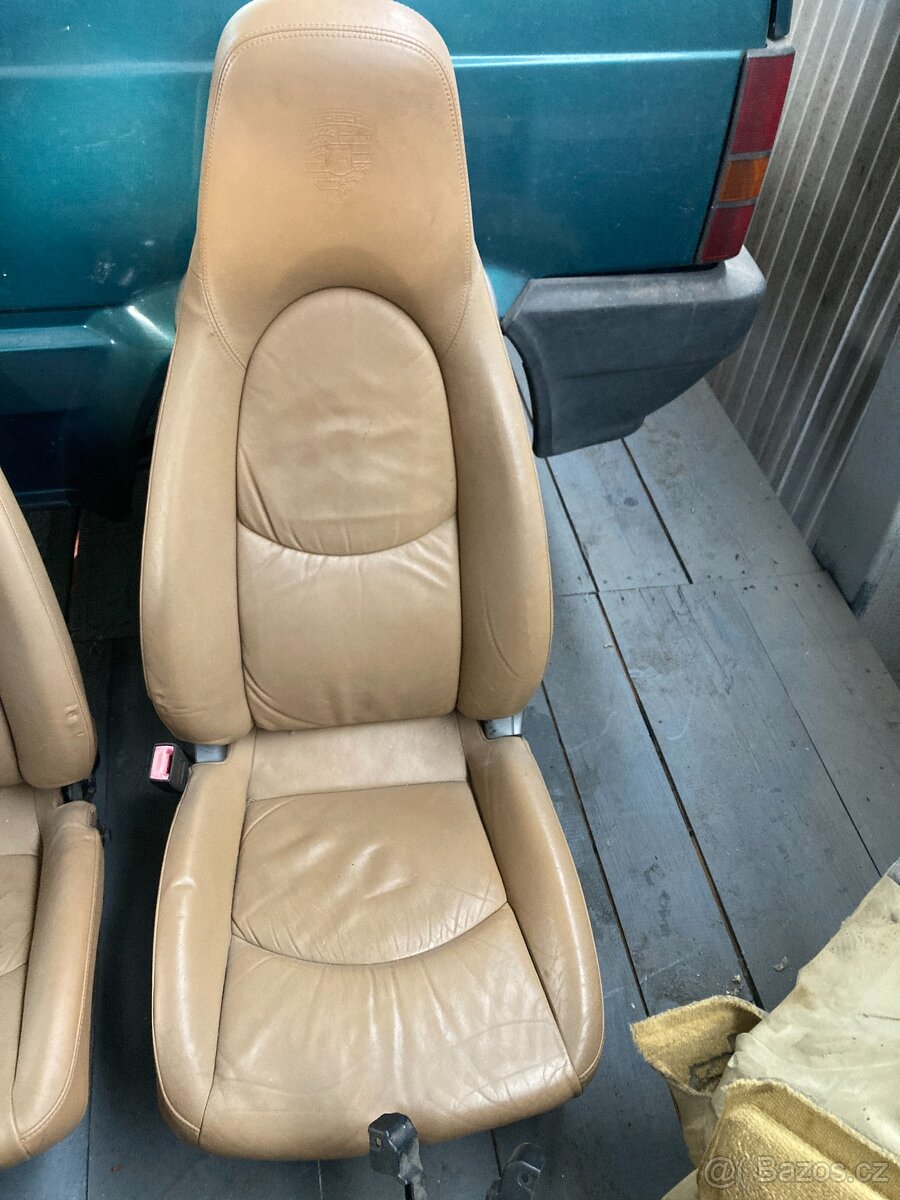 Porsche 911 997 přední sedačky, tapecírunky, volant - 2