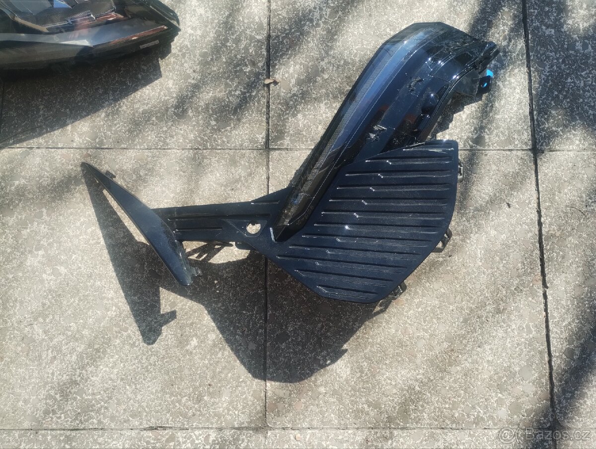 Peugeot 308 P5 t10 plast nárazníku - 2