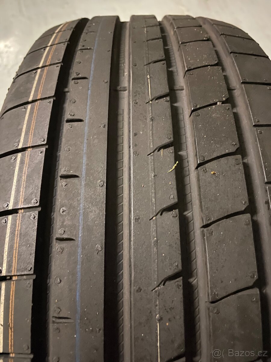 Letní Pneu Good Year 4x 235/45/20 dot24 - 2