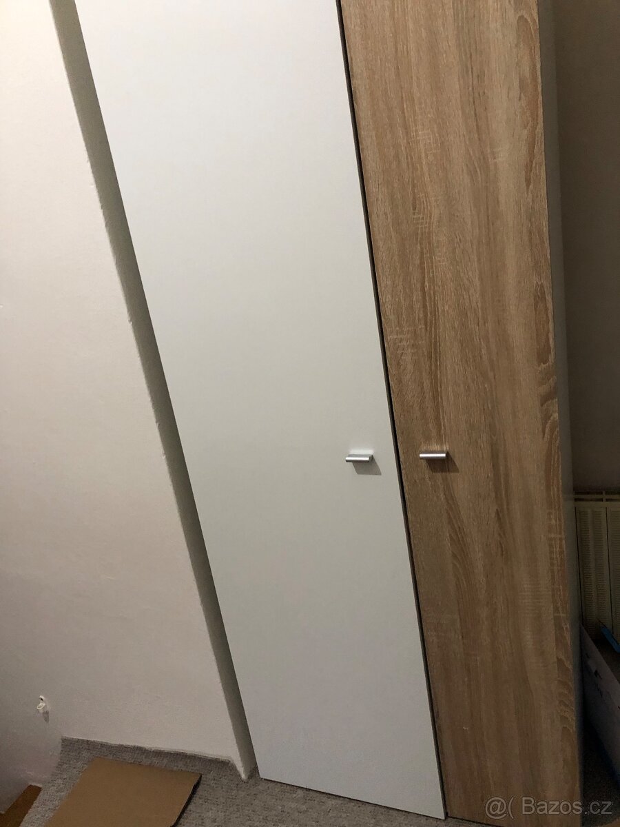 Šatní skříň - 2