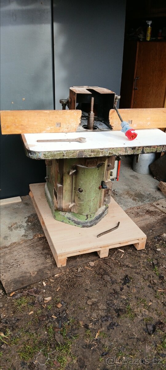 Fréza spodní na dřevo - 2