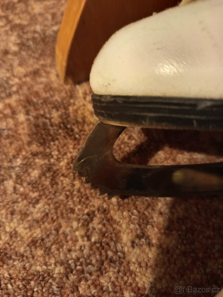 Krasobruslařske brusle vel.38 - 2