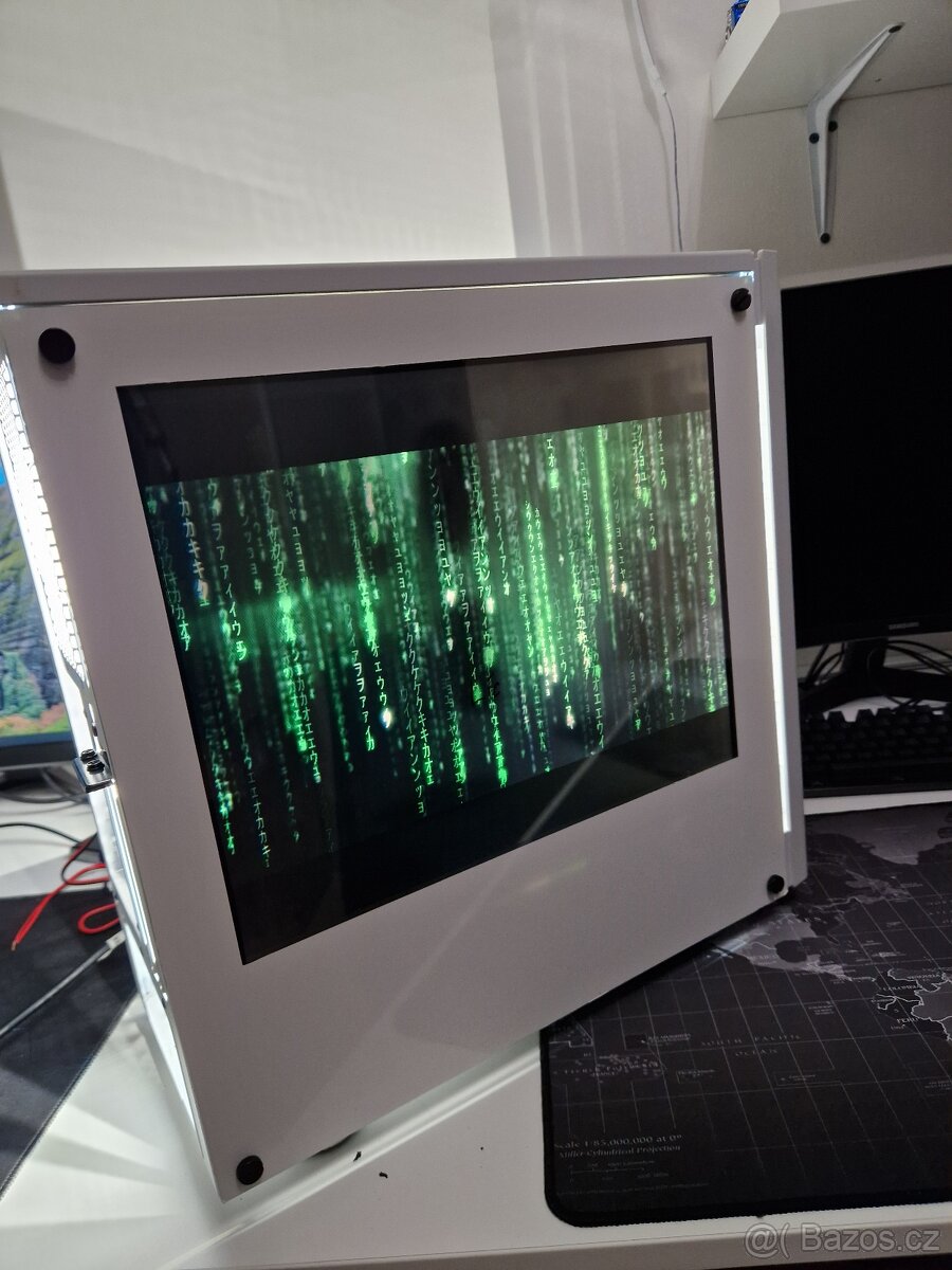 Corsair 275R lcd side panel - 2