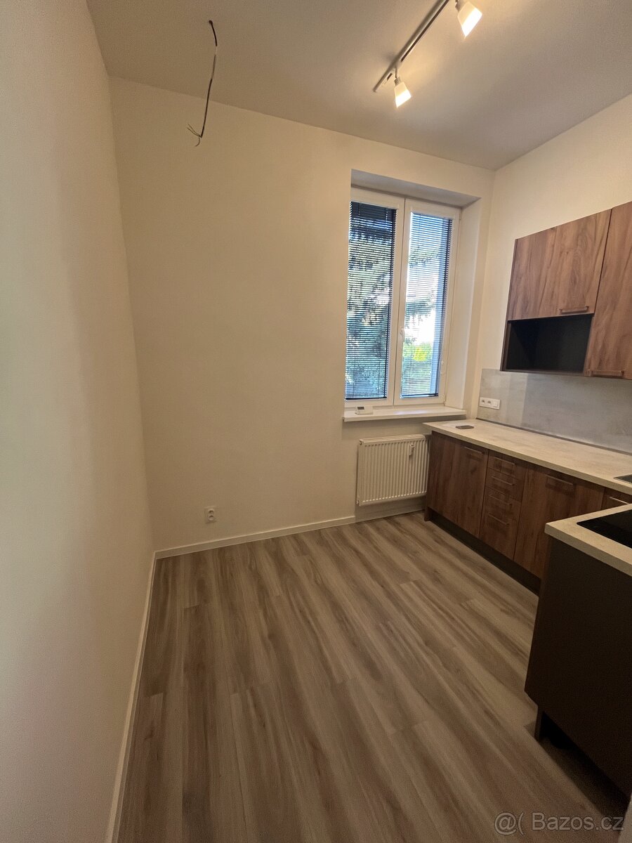 Pronájem bytu 1+1, 34 m² – Křižíkova ulice, Chomutov - 2