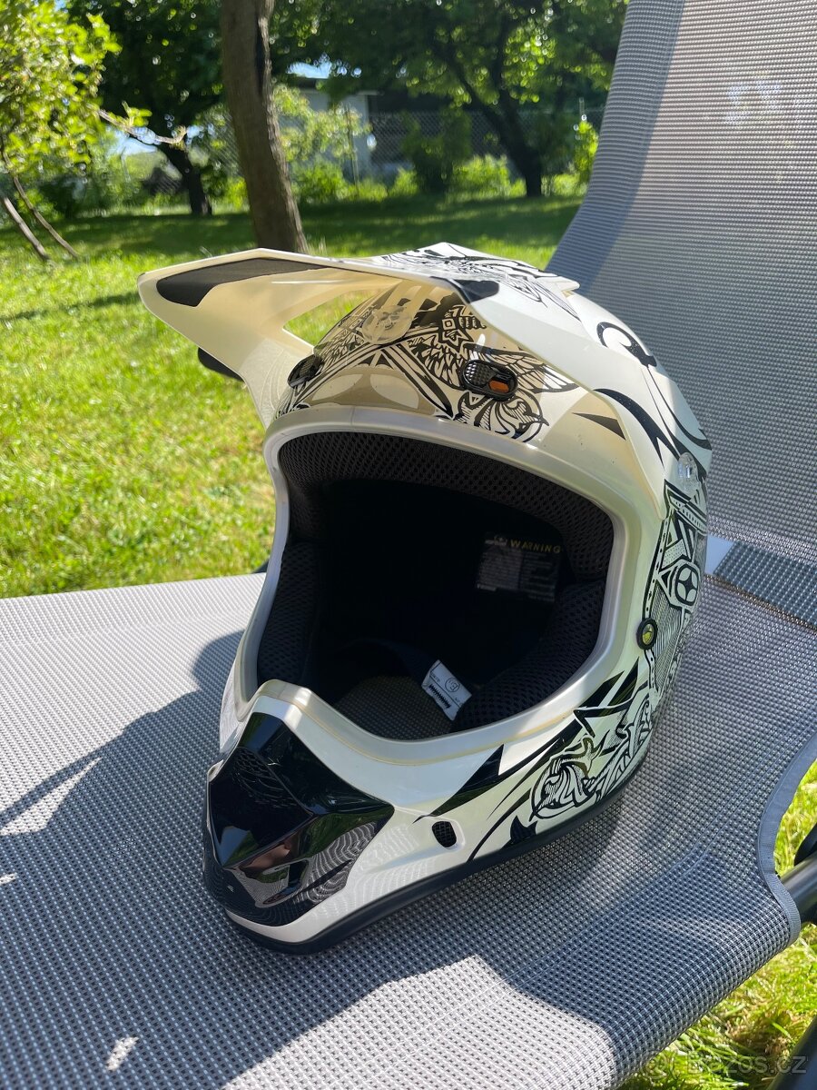 Motocrosová helma - 2