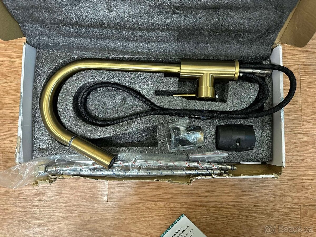 Luxusní kuchyňská baterie ve zlatém provedení - 2