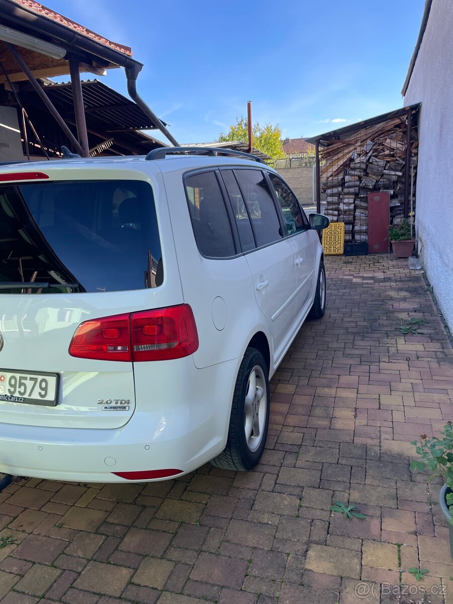Volkswagen Touran 2.0 TDI DSG, 2015, automat, tažné, 5 míst - 2