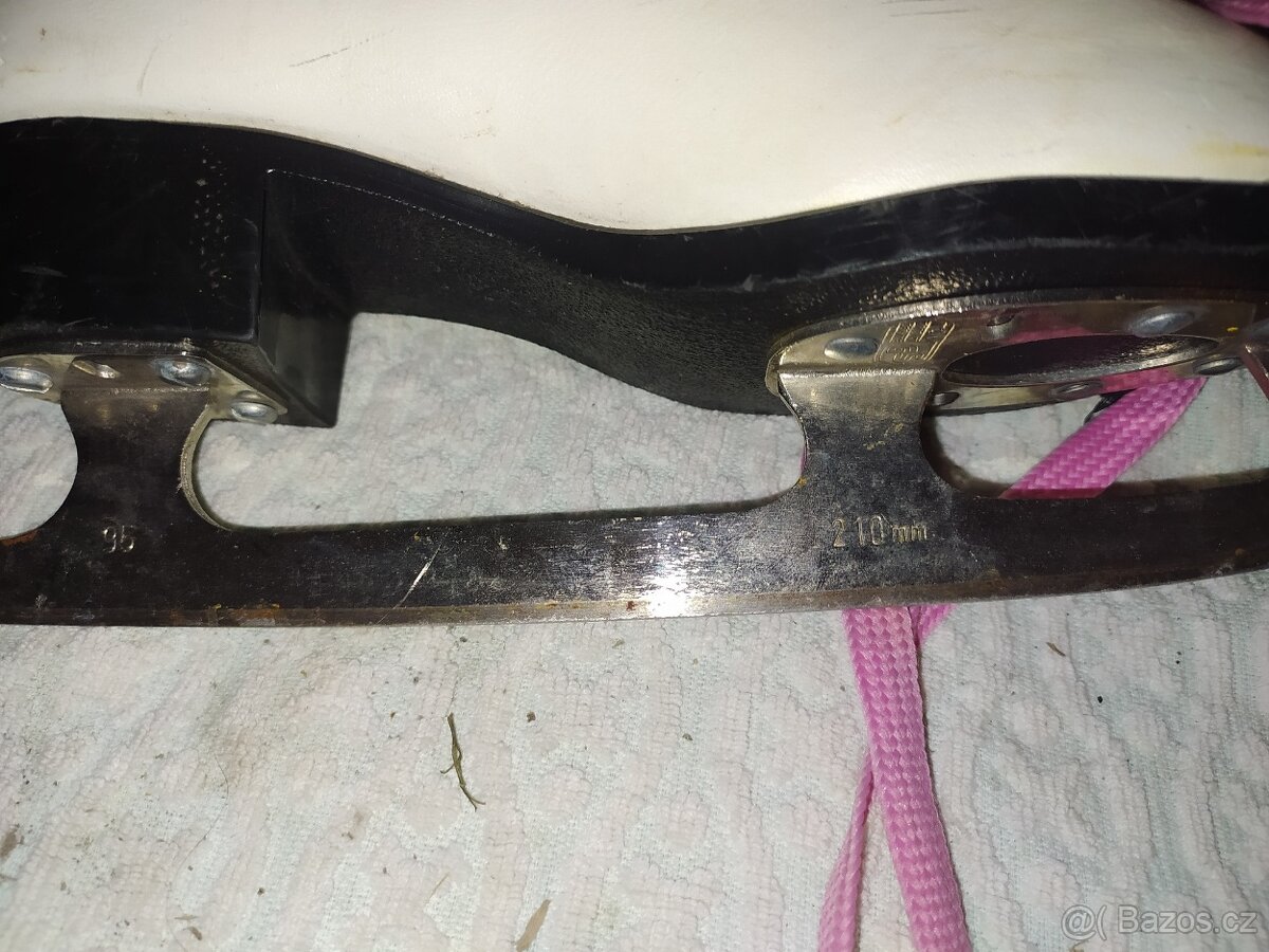 Dívčí bílé brusle 210 mm / 33,5 - 2