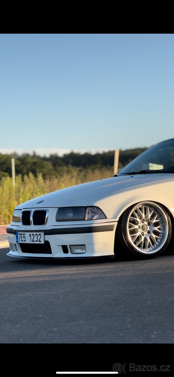 BMW E36 coupe 318is - 2