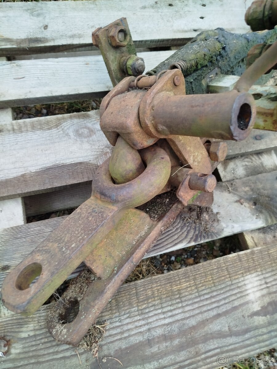 Spodní agro závěs na Zetor 5611 - 2