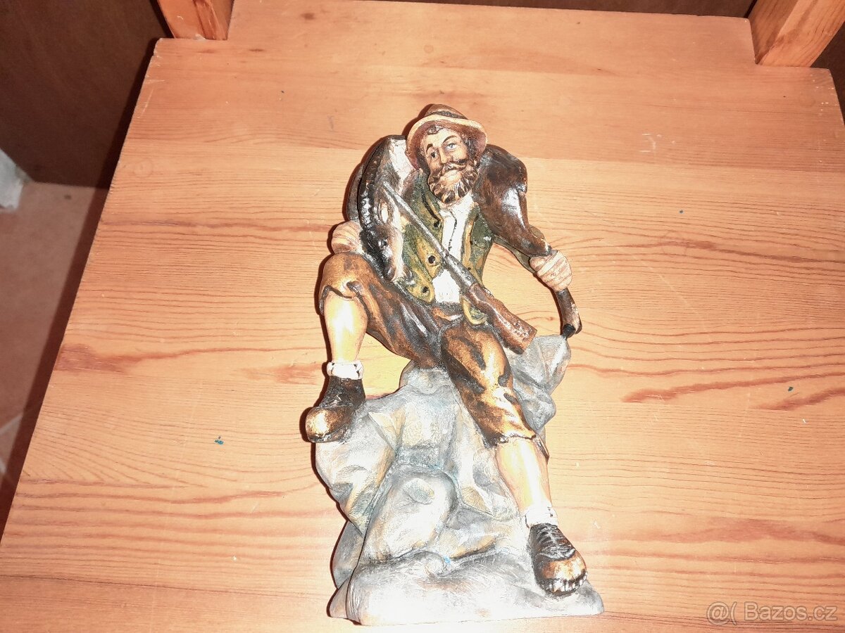 Soška myslivec lov lovec hon dřevo (1025D) - 2