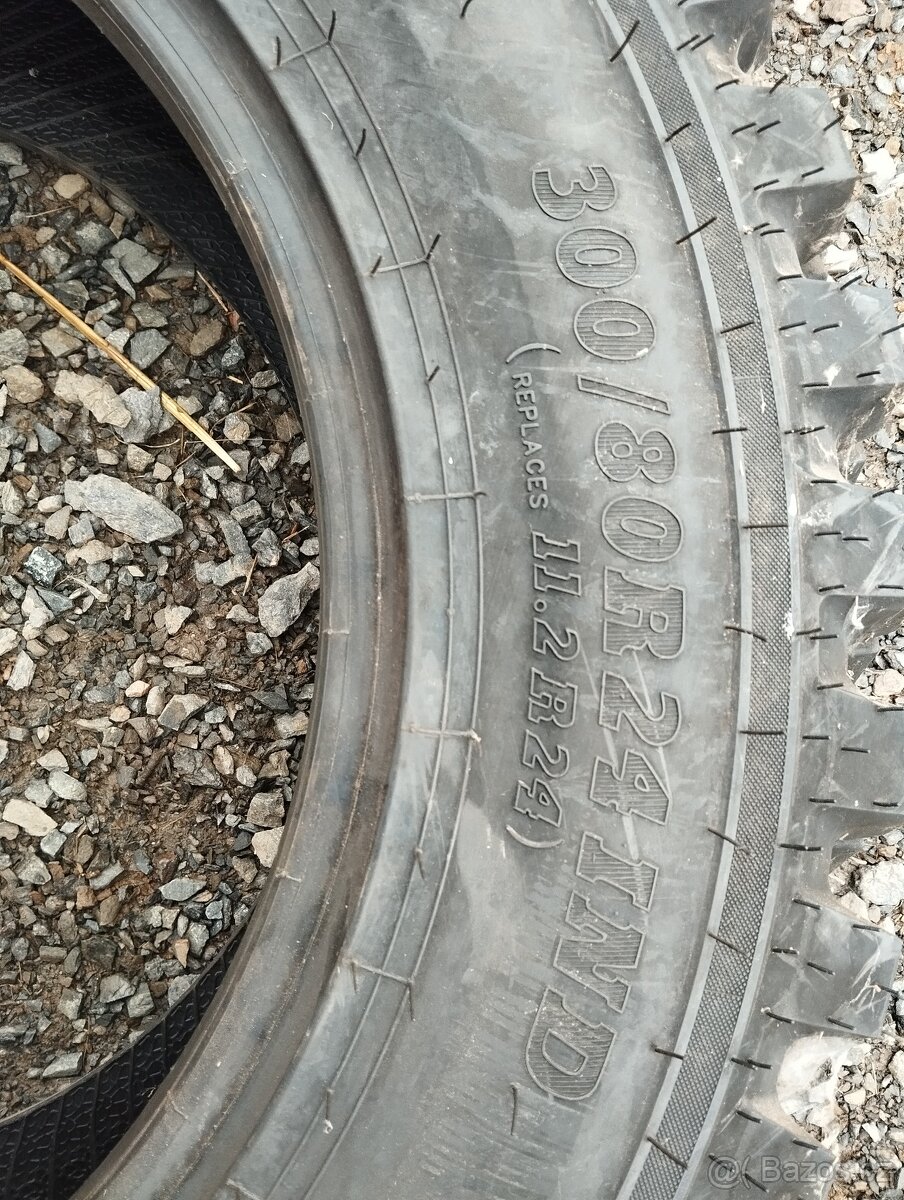 Pneu traktorová 300/80 R24 - 2