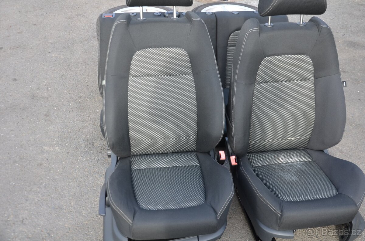 Škoda Fabia 1 - sedačky Sportline, vyhřívané - 2