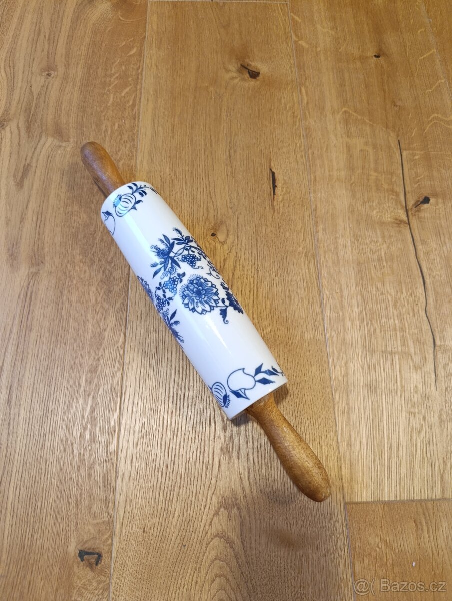 Cibulák - váleček na těsto - 2