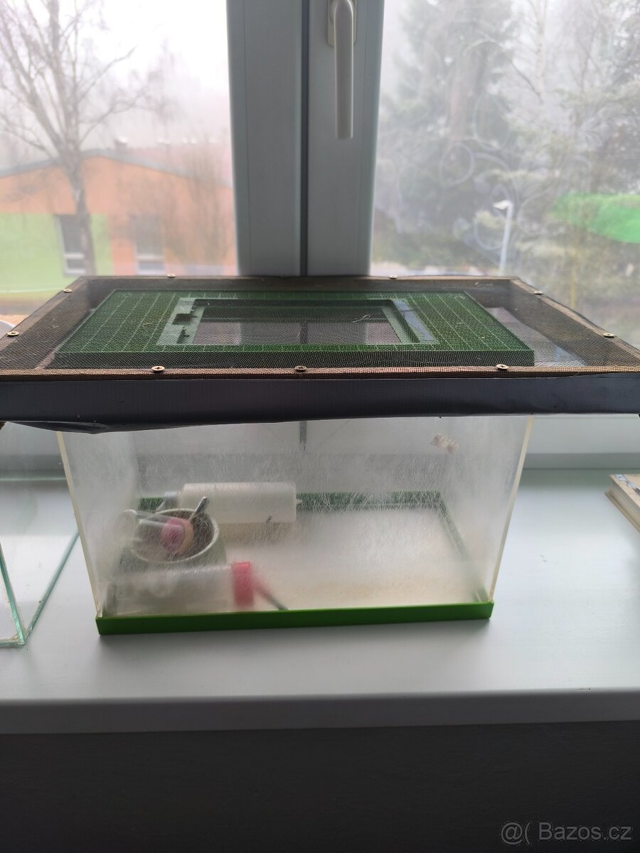 Akvárko,přenoska + další věci - 2