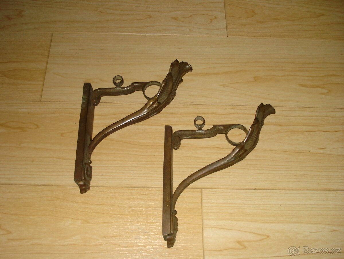 Staré konzoly na záclony - 2