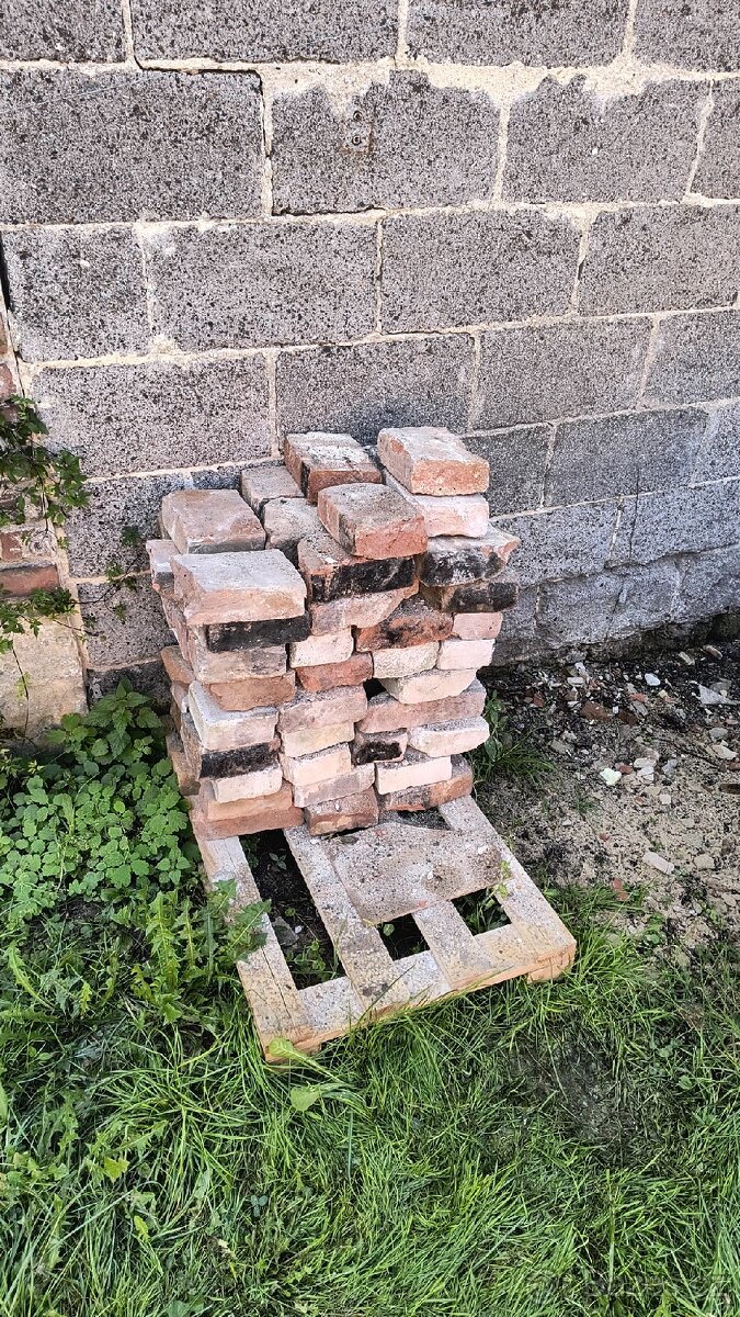 Cihly na zavážku - 2