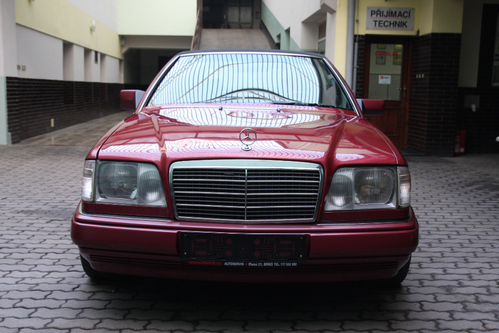 Mercedes Benz 124 300 CE 24V Cabrio - 2