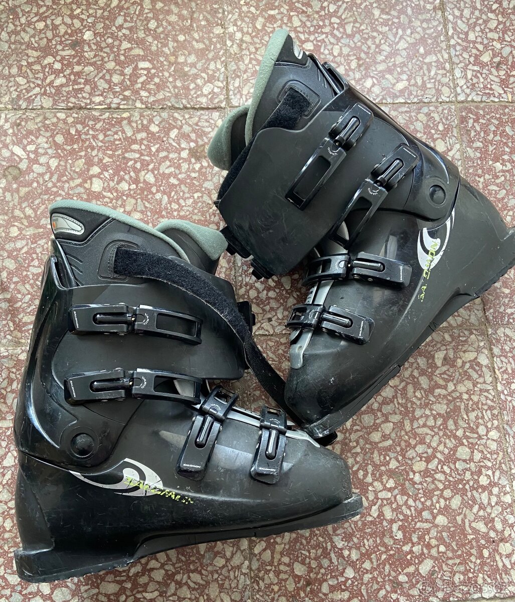 Prodám lyže, přilby a lyžáky - 2