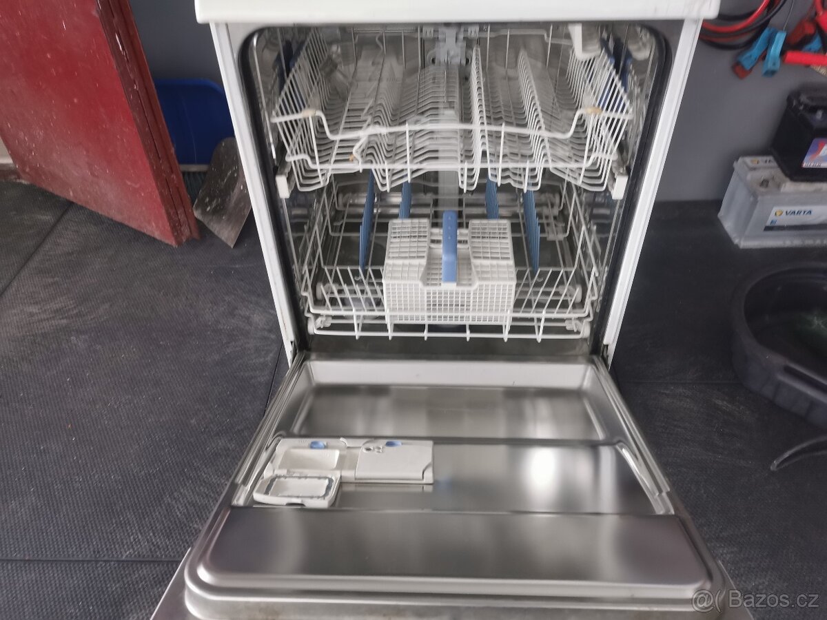 Myčka whirlpool - 2