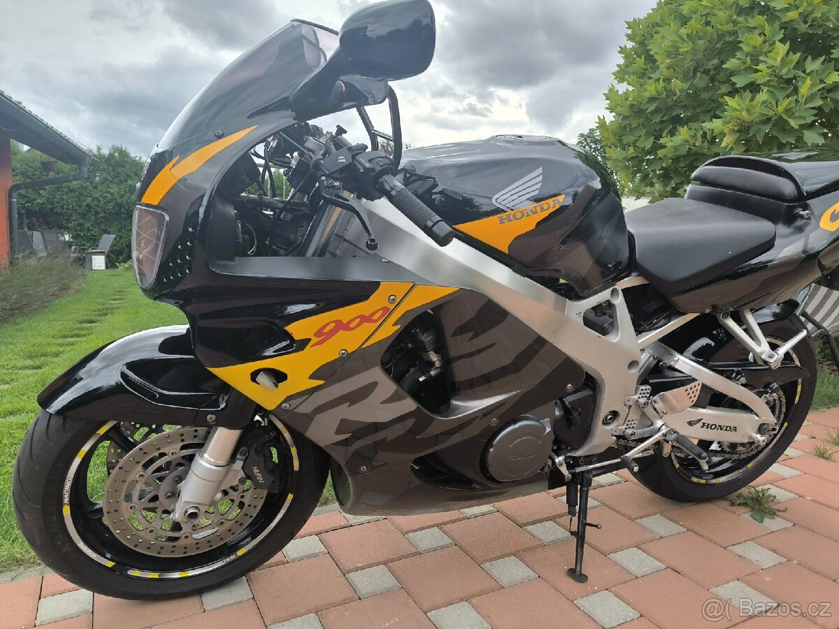 Krásná Honda CBR 900 rr - 2