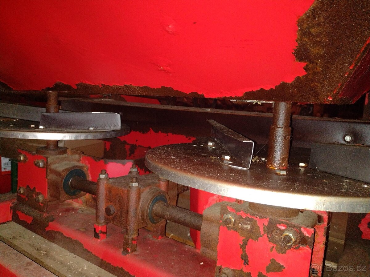 Rozmetadlo průmyslových hnojiv - 2