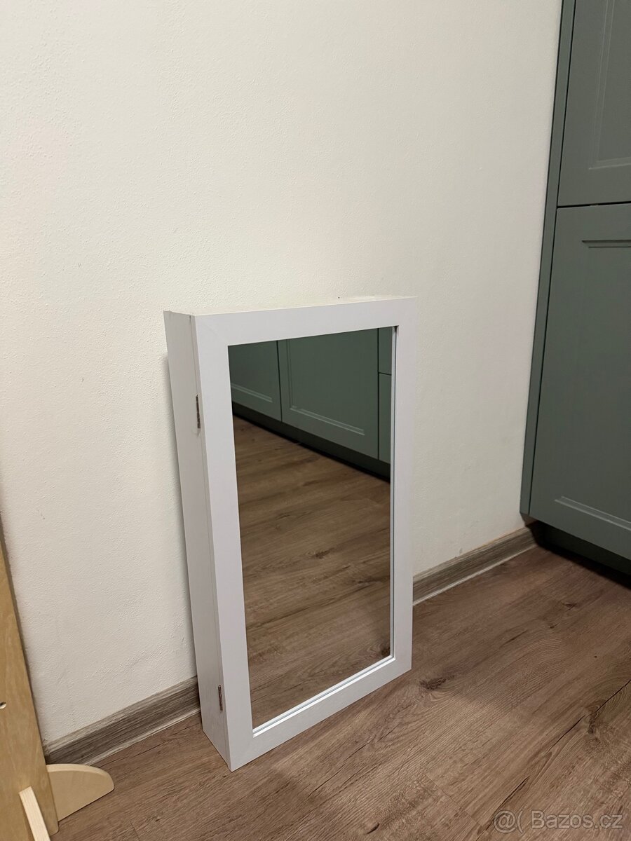 Zrcadlová skříňka - šperkovnice - 2