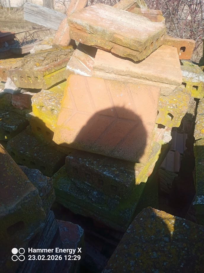 Stará keramická dlažba - 2