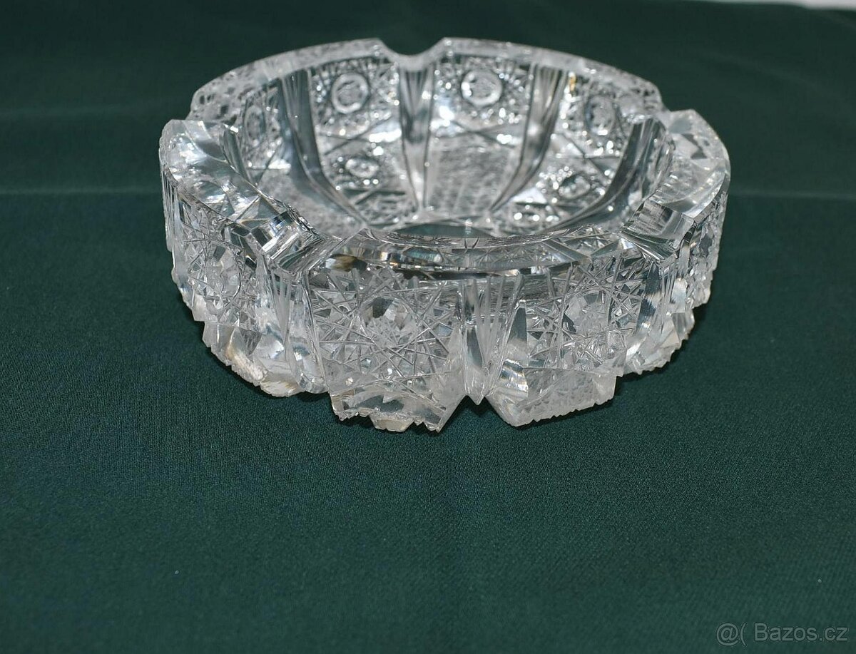 Starožitný broušený popelník - 2