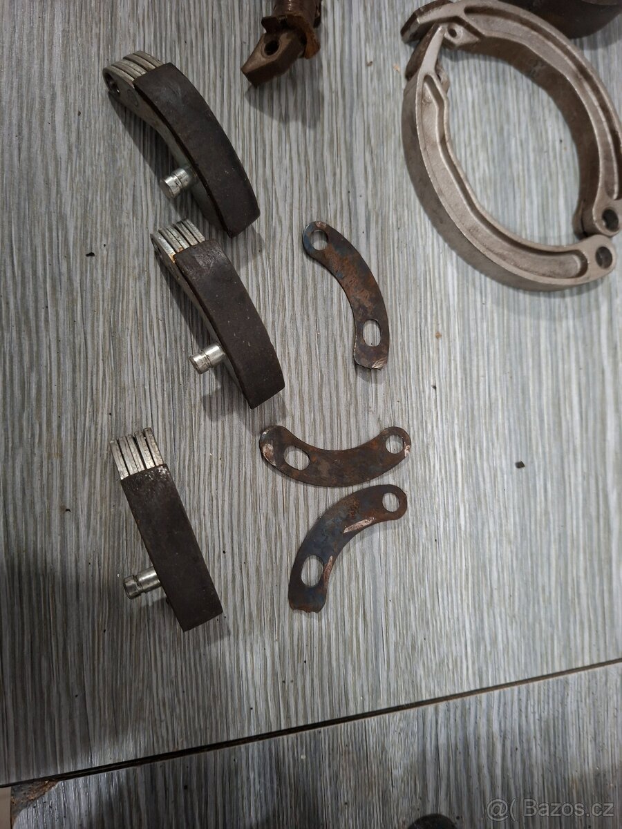 Jawa babetta 210 - rozbehova celist + další dily - 2