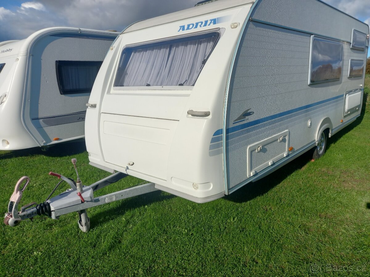 Prodám karavan ADRIA adora 552 PK,r.v 2006,váha 1125/1400/15 - 2