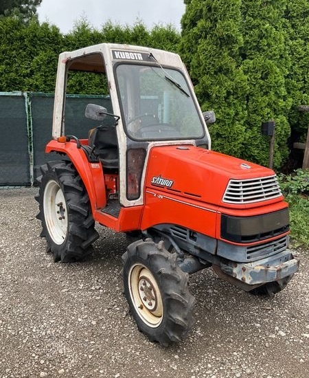 TRAKTOR KUBOTA - 2
