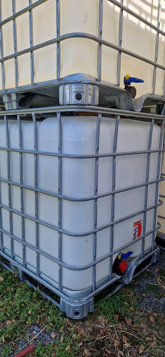 Zásobník 1.000 L - stavba - zahrada - kontejner - dešťovka - 2