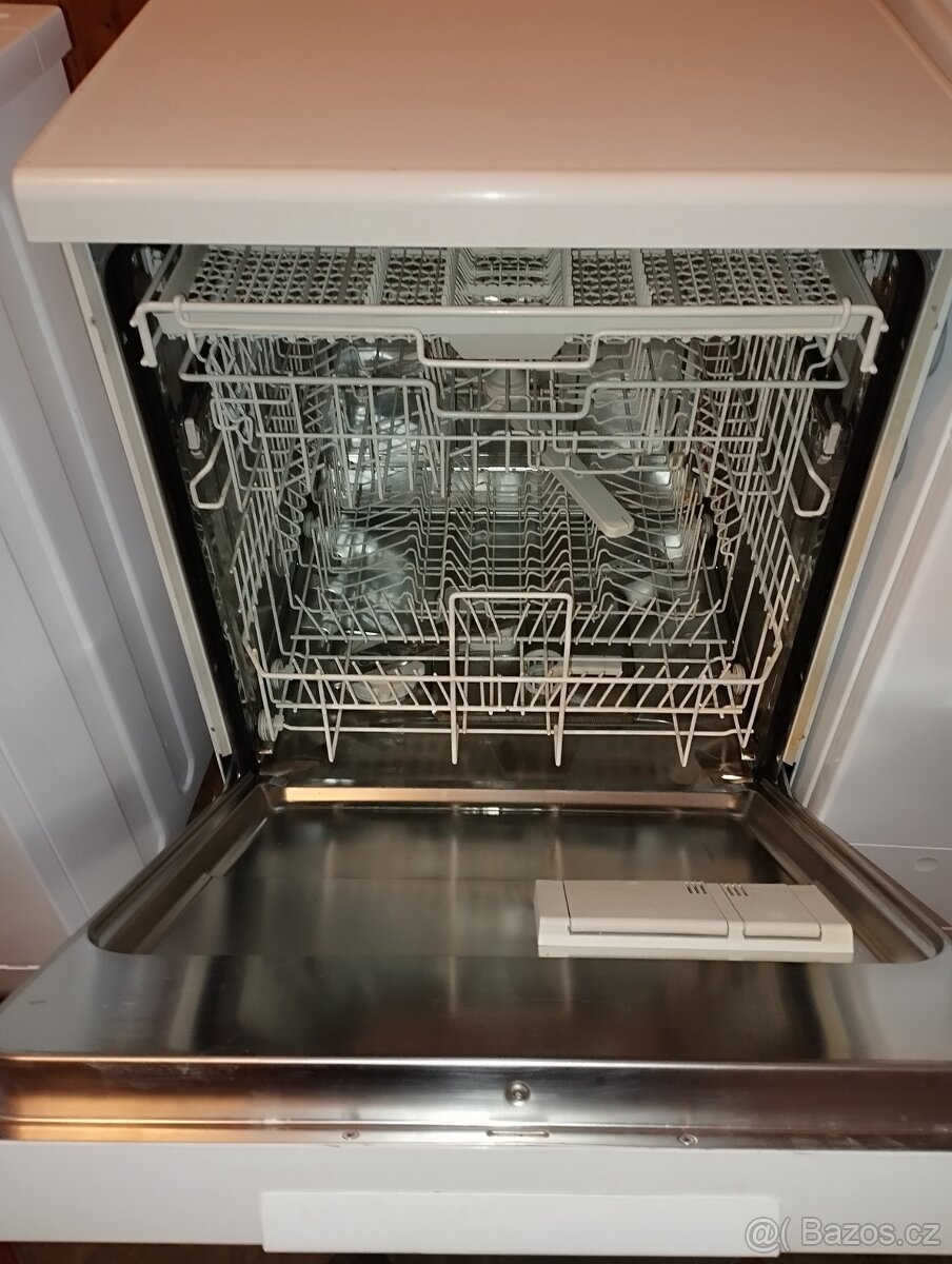 Volně stojící myčka Miele - 2