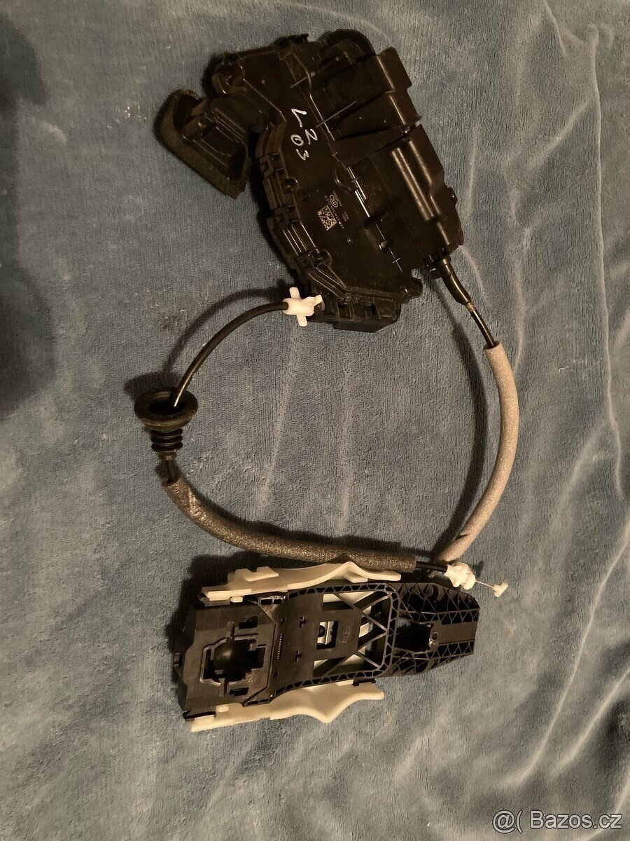 Zámky Dveří ŠKODA Octavia 3 - 2