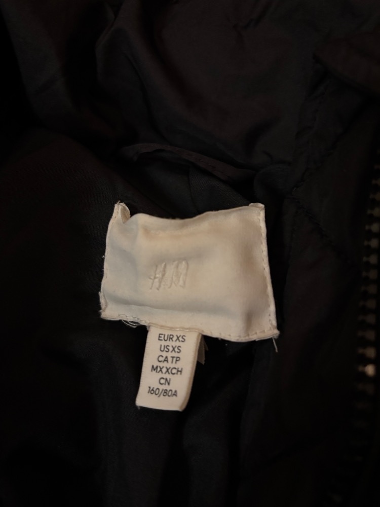 Prodám dívčí zimní bundu s kapucí - 2