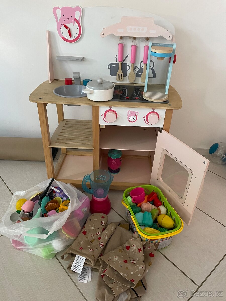 Dětská kuchyňka s příslušenstvím - 2
