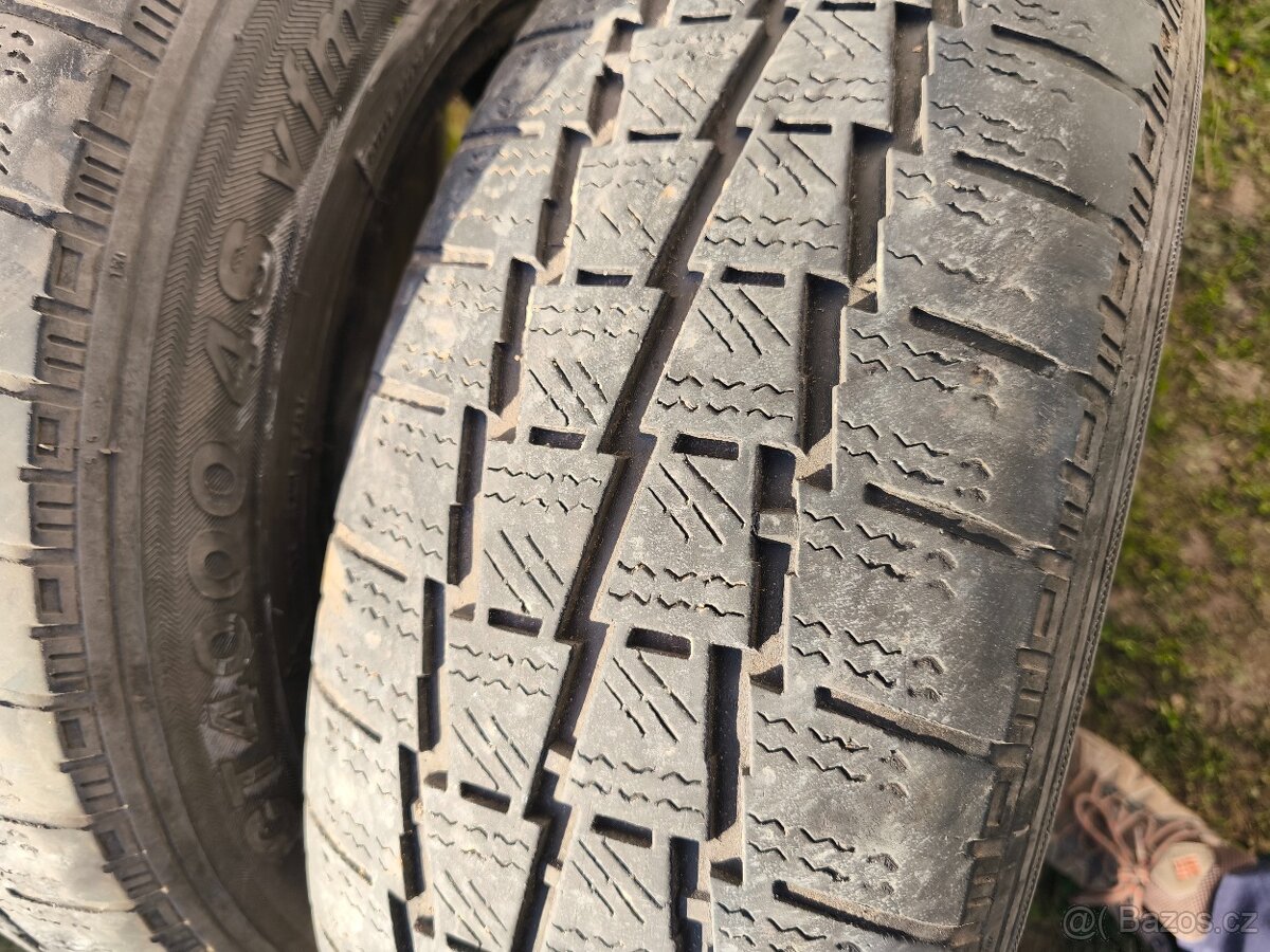 215/65/16C celoroční - 2