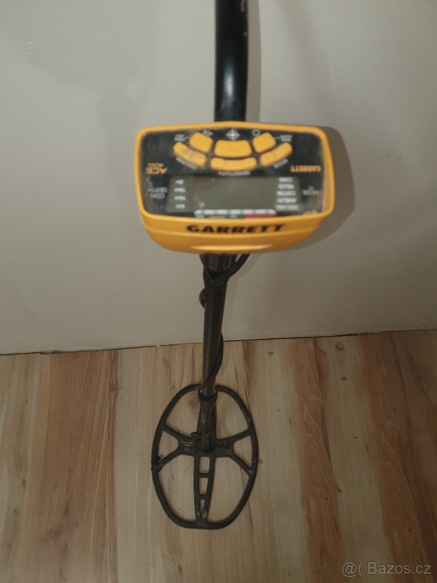 Detektor kovů Garett400i - 2