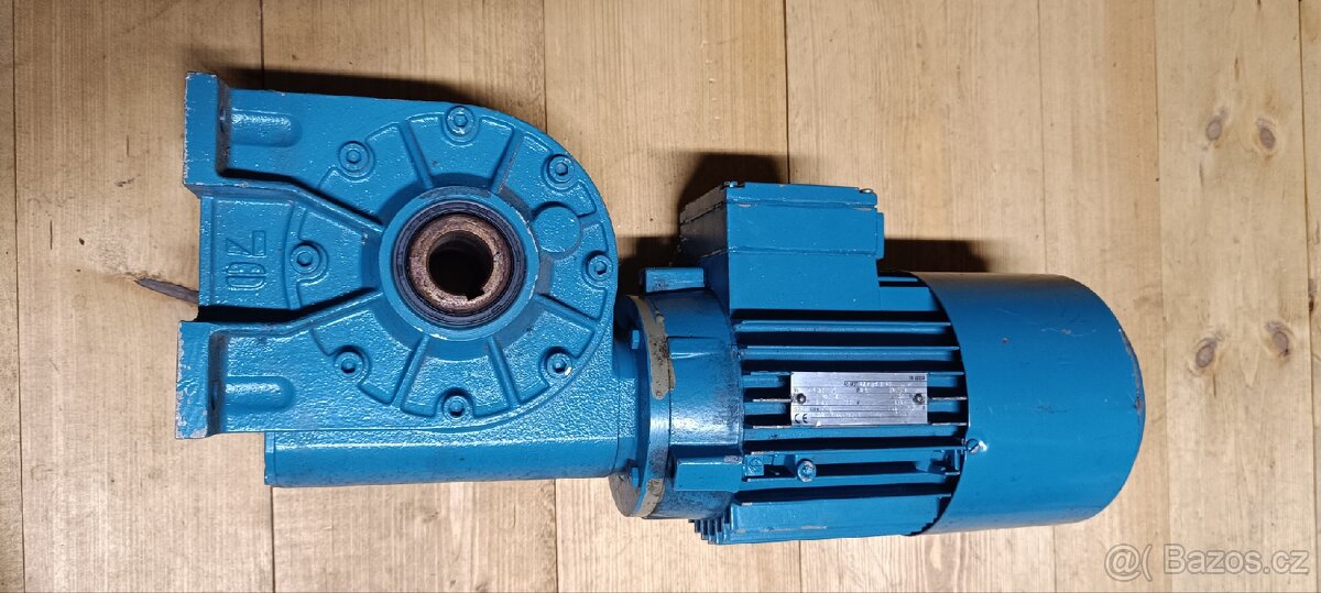 Motor s převodovkou - 2